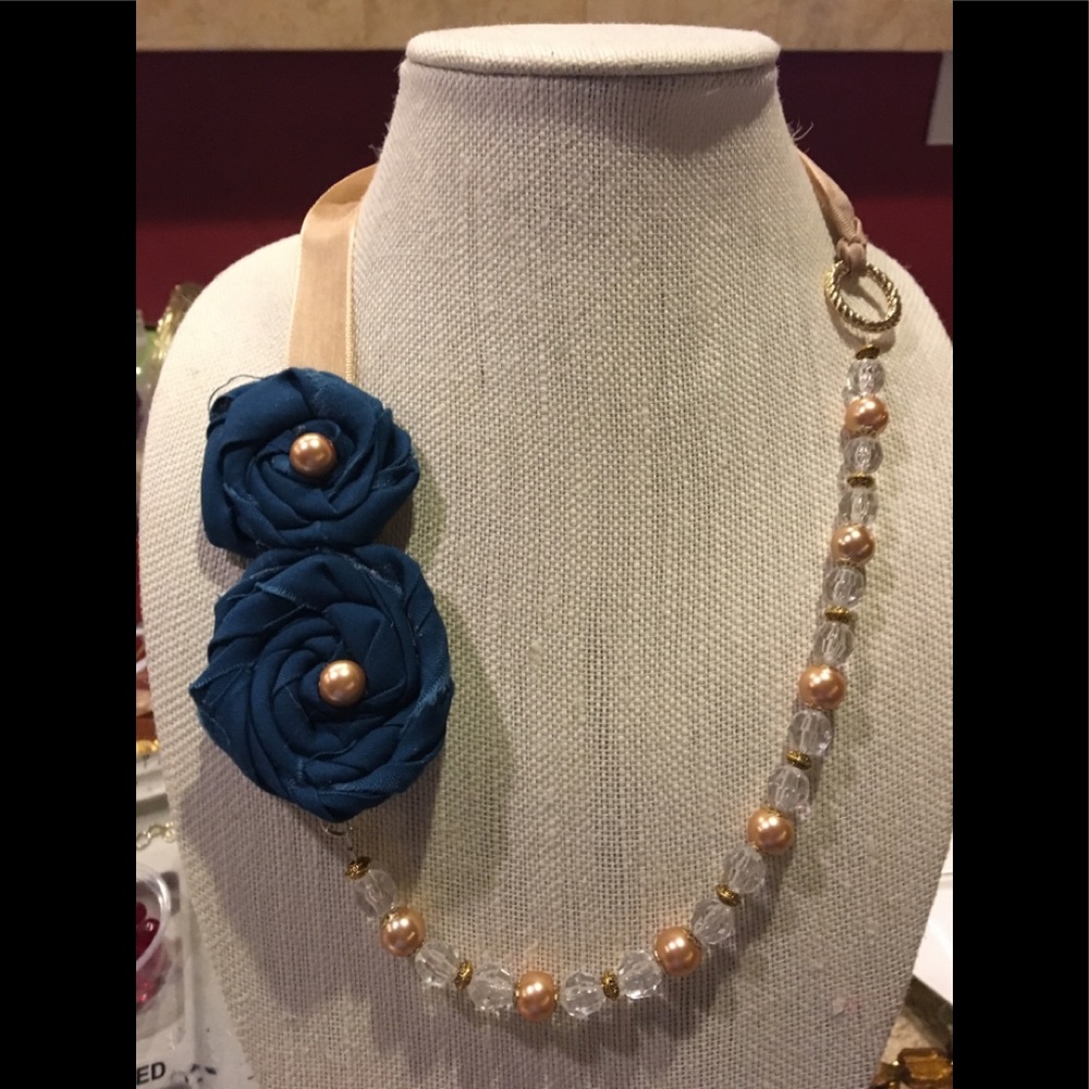 Statement necklace
